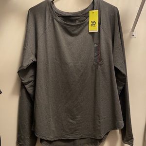 NWT all in motion long sleeve semi fit top. Size XXL